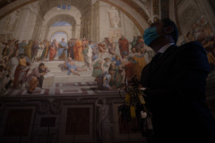 20210525_Key-keeper-of-the-Vatican-Museums_Daniel-Ibáñez_16